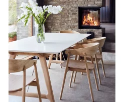 Andersen Furniture AC2 Karmstol Vitpigmenterad Ek