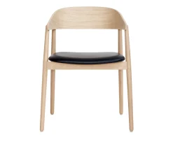 Andersen Furniture AC2 Karmstol Vitpigmenterad Ek/Svart Läder