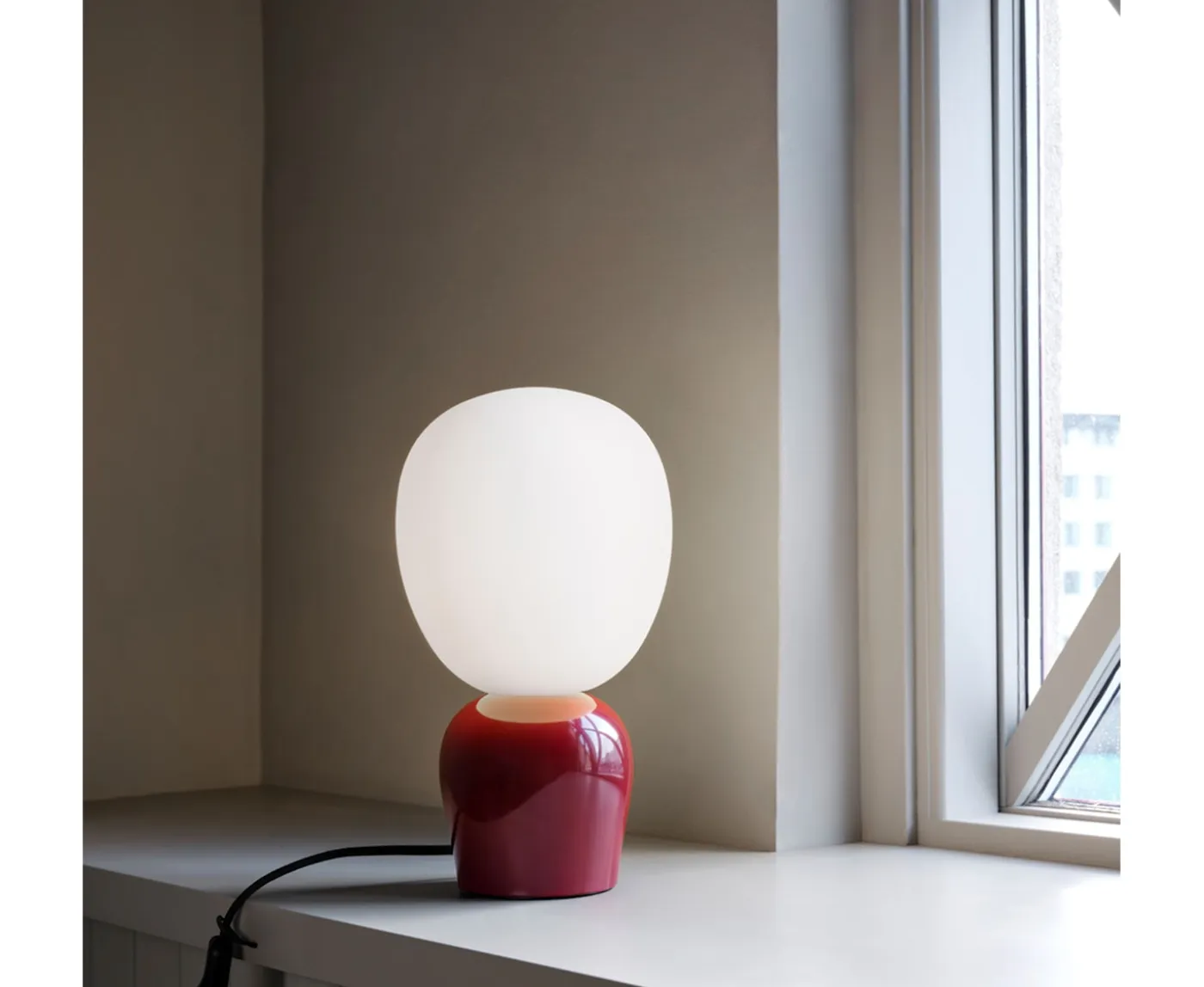 Belid Buddy Bordslampa Vinröd/Opal glas 33cm