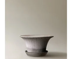 Bergs Potter Daisy Kruka med Fat Raw Grey Terracotta Ø25