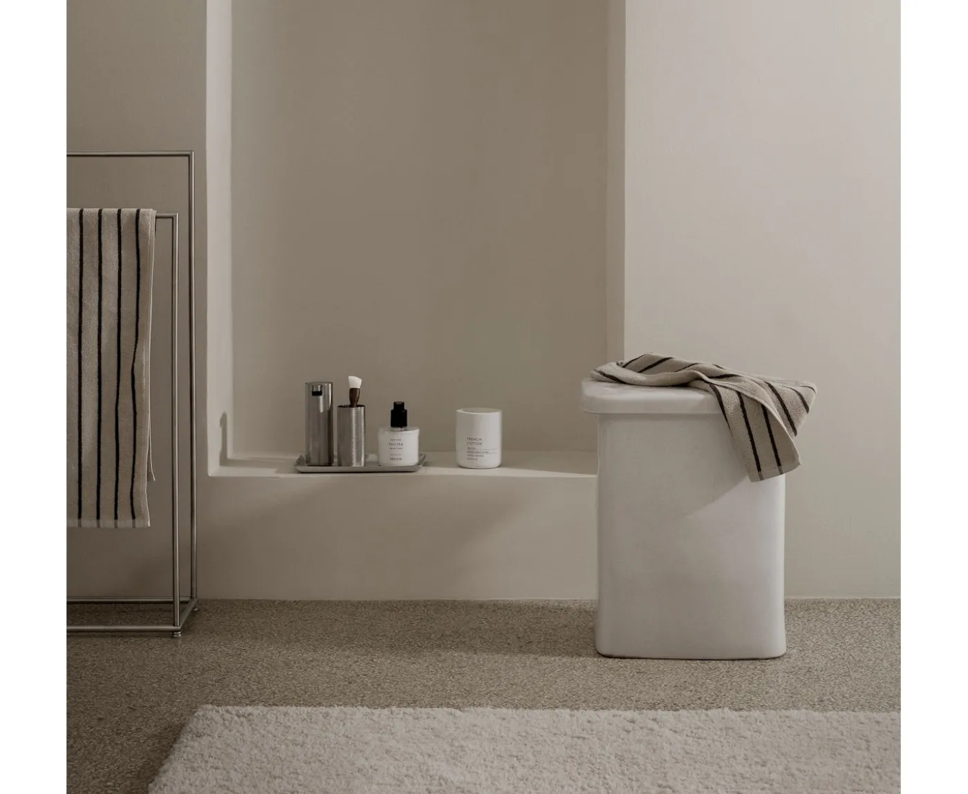 Blomus Toki Pall Lily White
