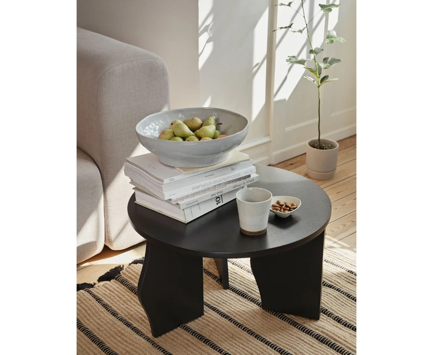 Broste Copenhagen Brook Soffbord Black Ø60