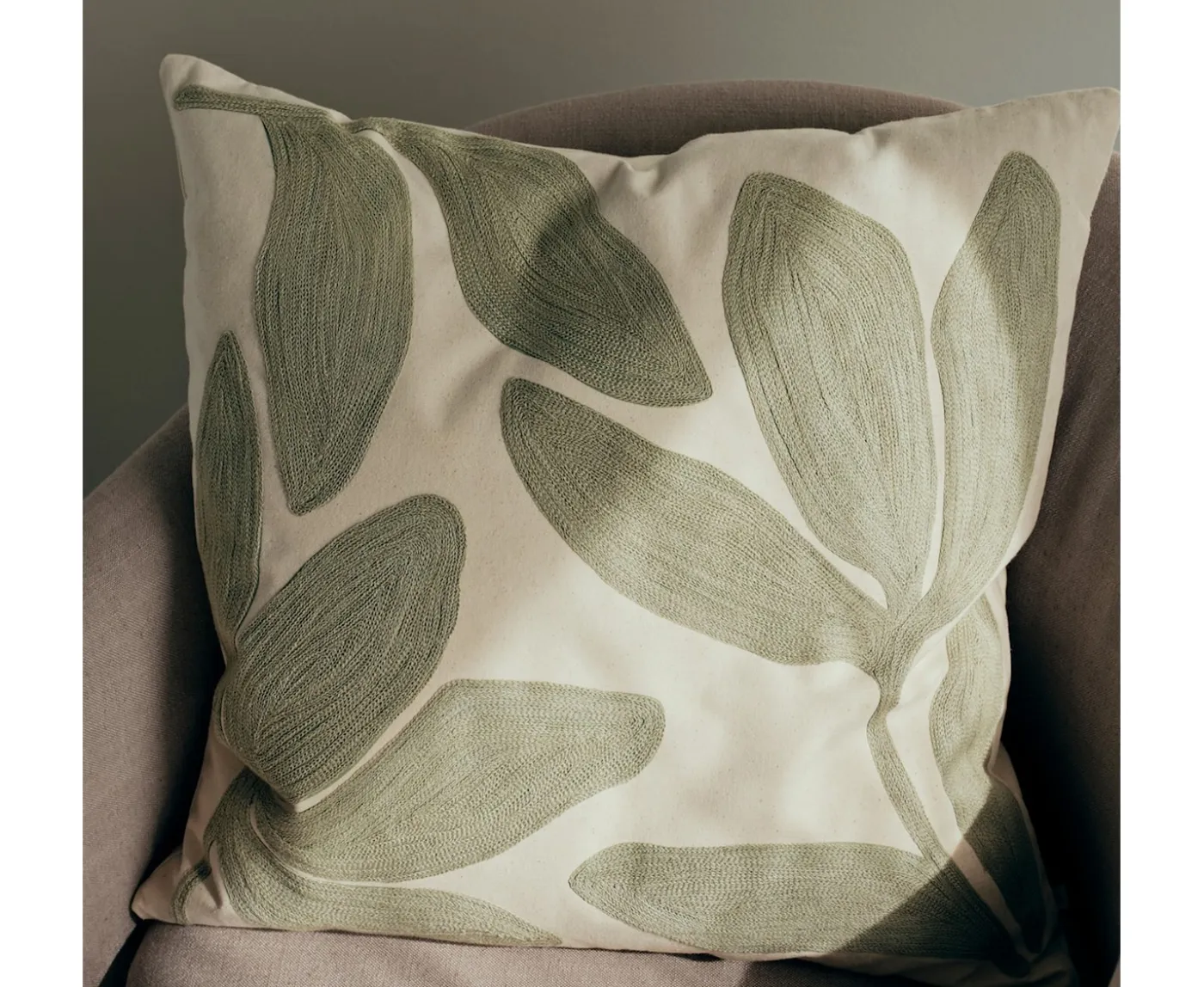 Broste Copenhagen Herbert Kuddfodral Green 50x50