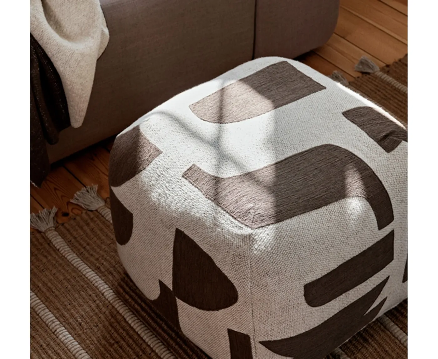 Broste Copenhagen Mundo Sittpuff Kangaroo Brown/Light Beige