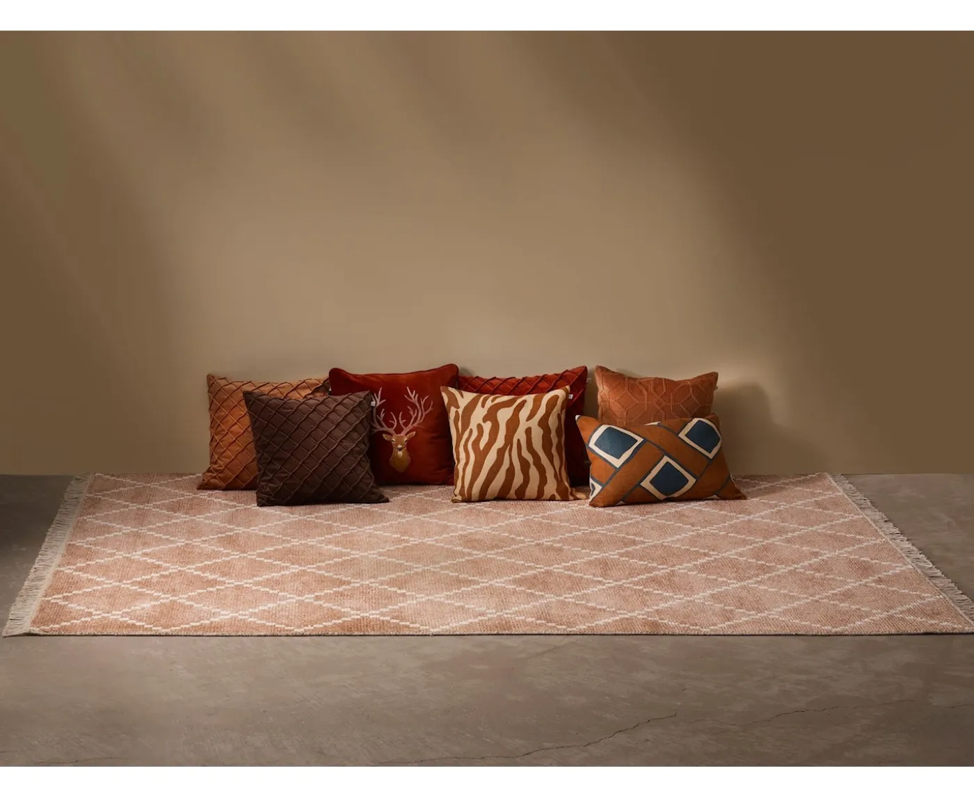 Chhatwal & Jonsson Deva Kuddfodral Sammet Brown 50x50
