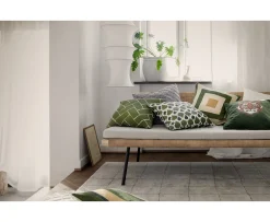 Chhatwal & Jonsson Embroidered Tiger Kuddfodral Sammet Cactus Green 50x50