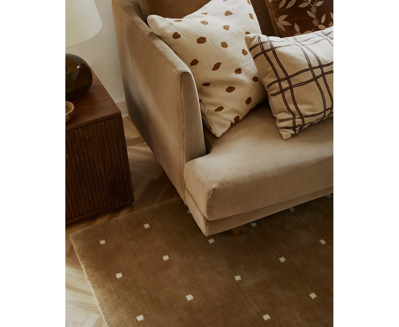 Chhatwal & Jonsson Isha Ullmatta Light Beige/Off White 247x340
