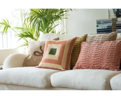 Chhatwal & Jonsson Rishi Kuddfodral Sammet Rose 40x60