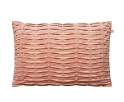 Chhatwal & Jonsson Rishi Kuddfodral Sammet Rose 40x60