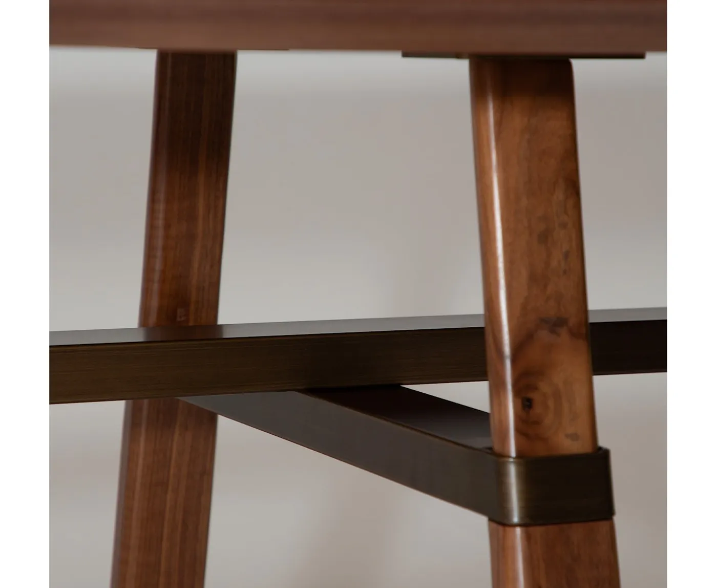 Dan Form Cross Matbord Walnut/Antique Brass 220cm