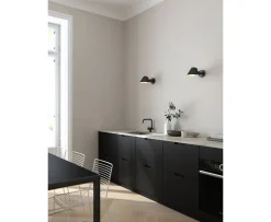 Design For The People Stay Vägglampa Short Svart