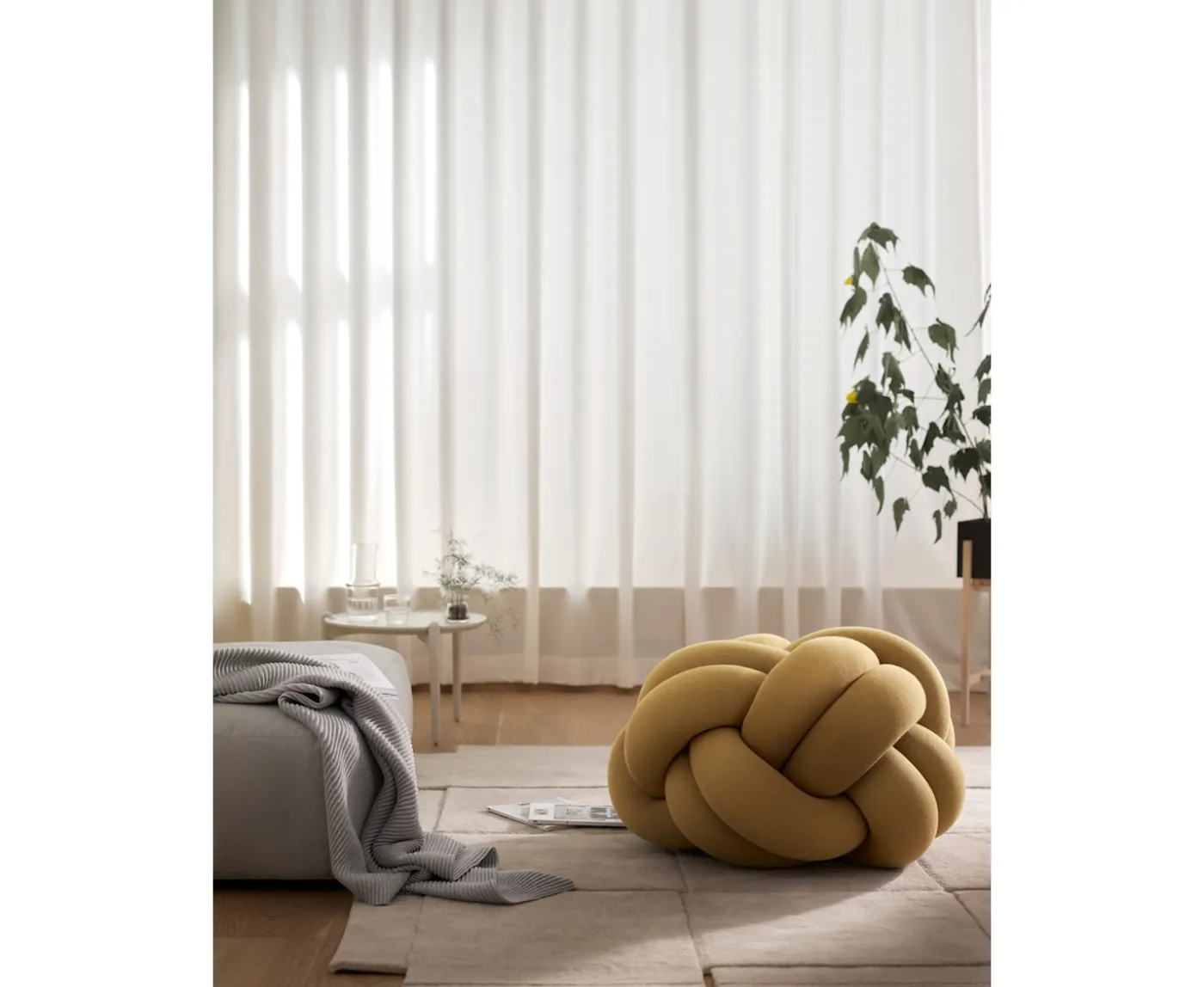 Design House Stockholm Knot Sittpuff XL Yellow