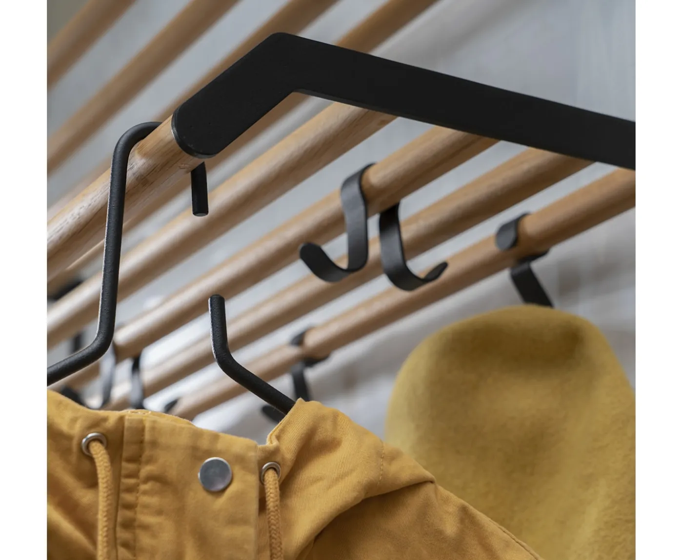 Essem Design Tamburin Hatthylla Ek/Svart 60cm
