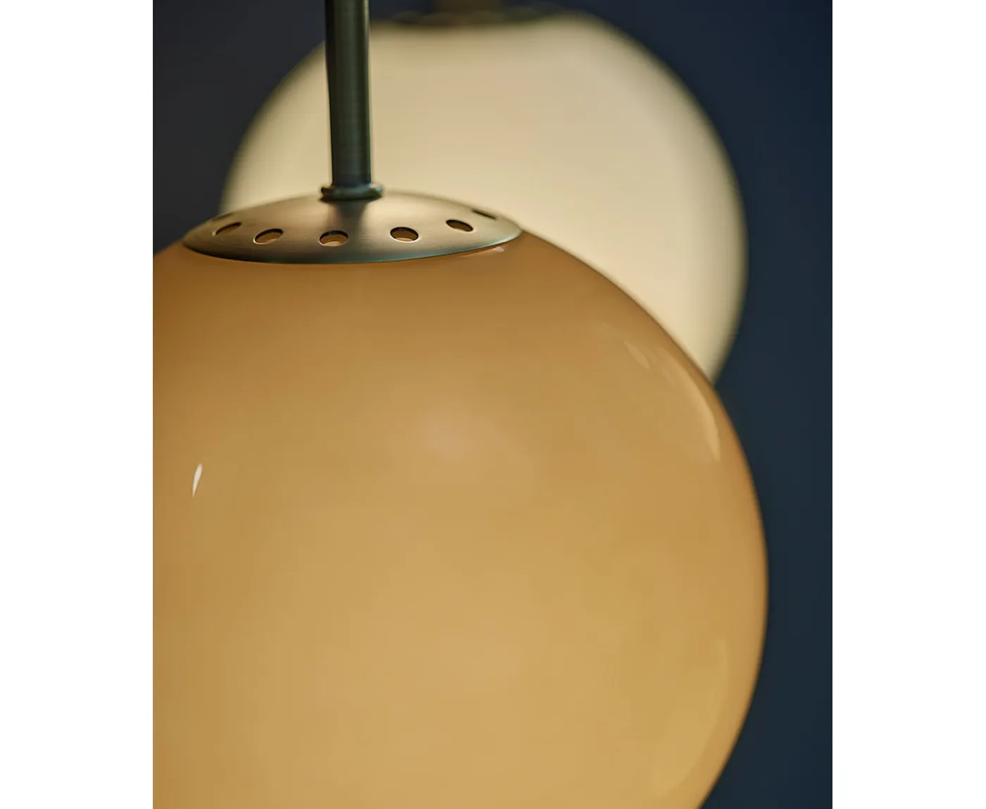 Frandsen Ball Glass Taklampa Amber Ø18