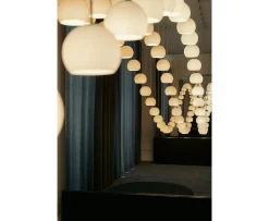 Frandsen Ball Glass Taklampa Opal White Ø25