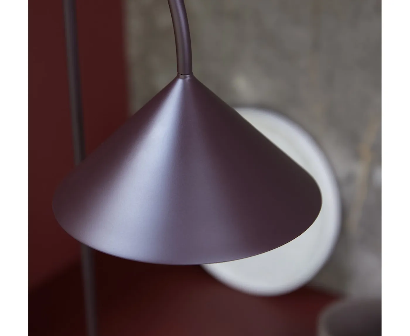 Frandsen Grasp Portabel Bordslampa Matt Beetroot 47cm