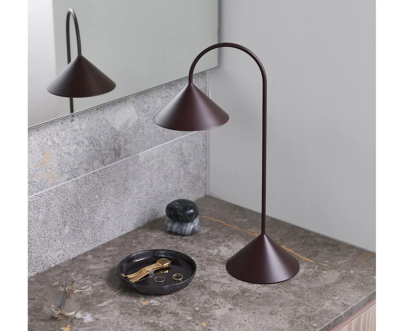 Frandsen Grasp Portabel Bordslampa Matt Beetroot 47cm