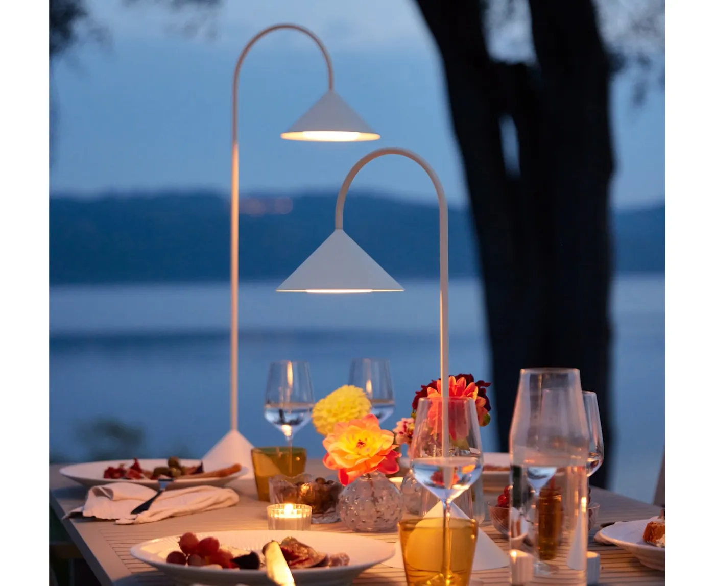 Frandsen Grasp Portabel Bordslampa Matt White 47cm