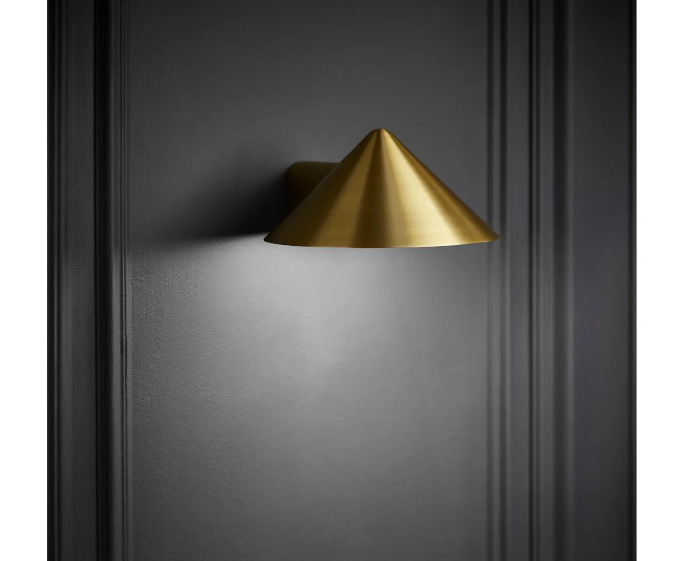 Frandsen Grasp Vägglampa Solid Brass