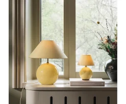 Globen Lighting Iris Bordslampa Butter Yellow 35cm