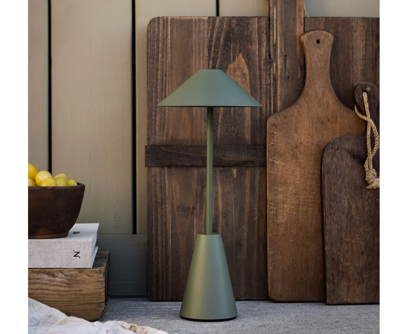 Globen Lighting Cannes Portabel Bordslampa Mossgrön 32cm