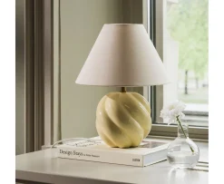 Globen Lighting Dahlia Bordslampa Butter Yellow 24cm