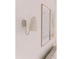 Globen Lighting Lou Vägglampa Bouclé Vit/Beige