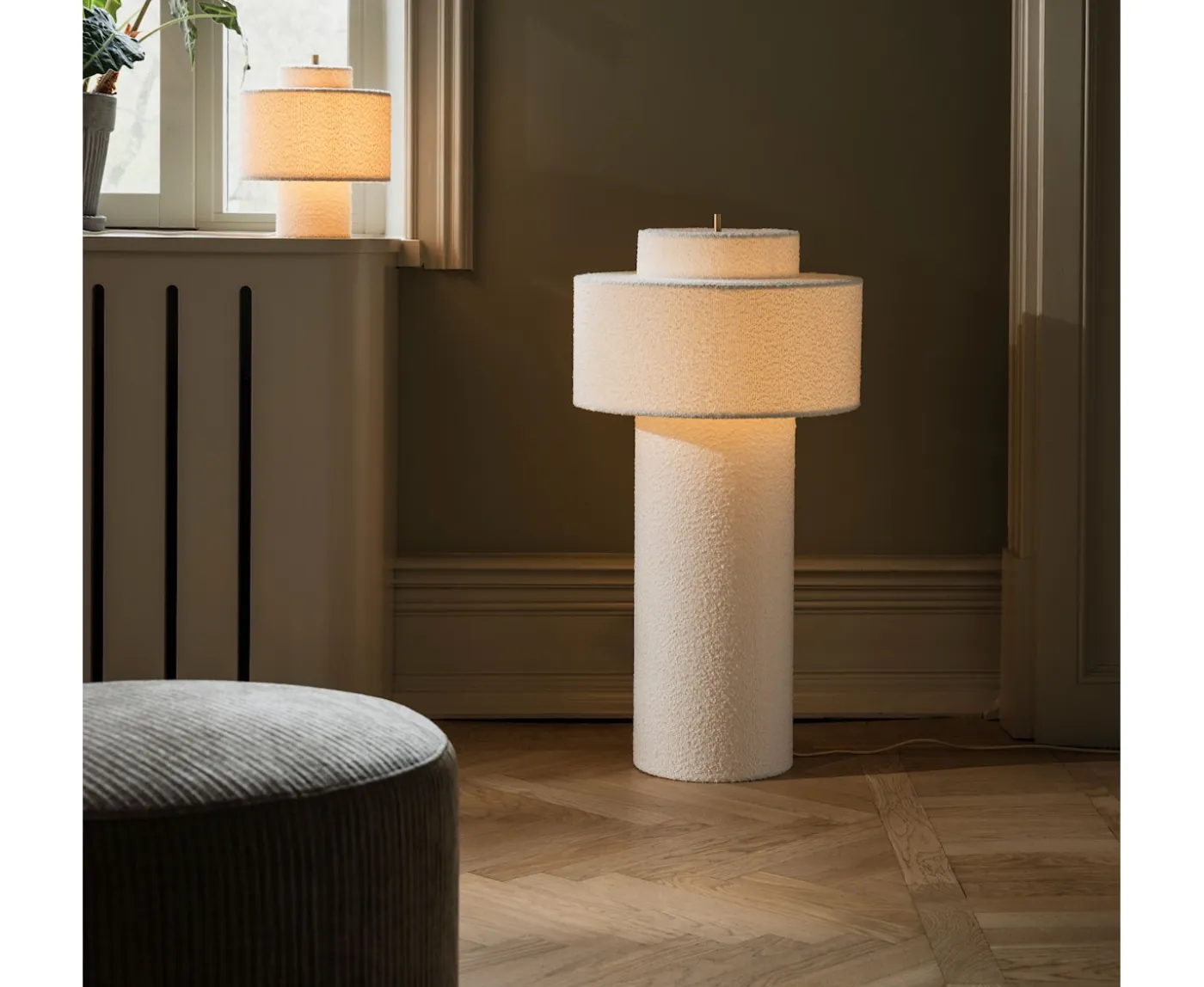 Globen Lighting Noah Golvlampa Vit Bouclé 45cm