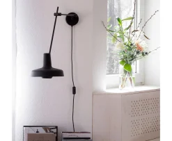 Grupa Arigato Vägglampa Black 22cm