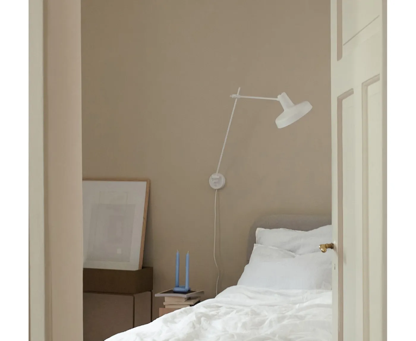 Grupa Arigato Vägglampa Long White