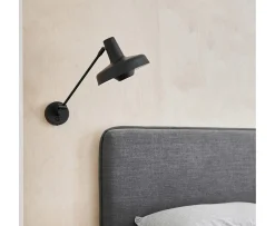 Grupa Arigato Vägglampa Short Black