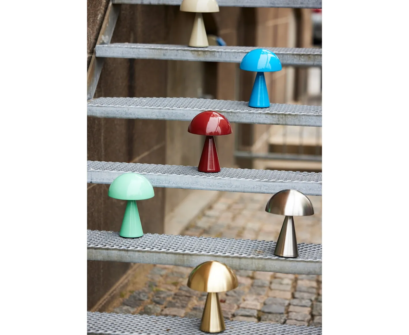 Hübsch Mush Portabel Bordslampa Röd 20cm
