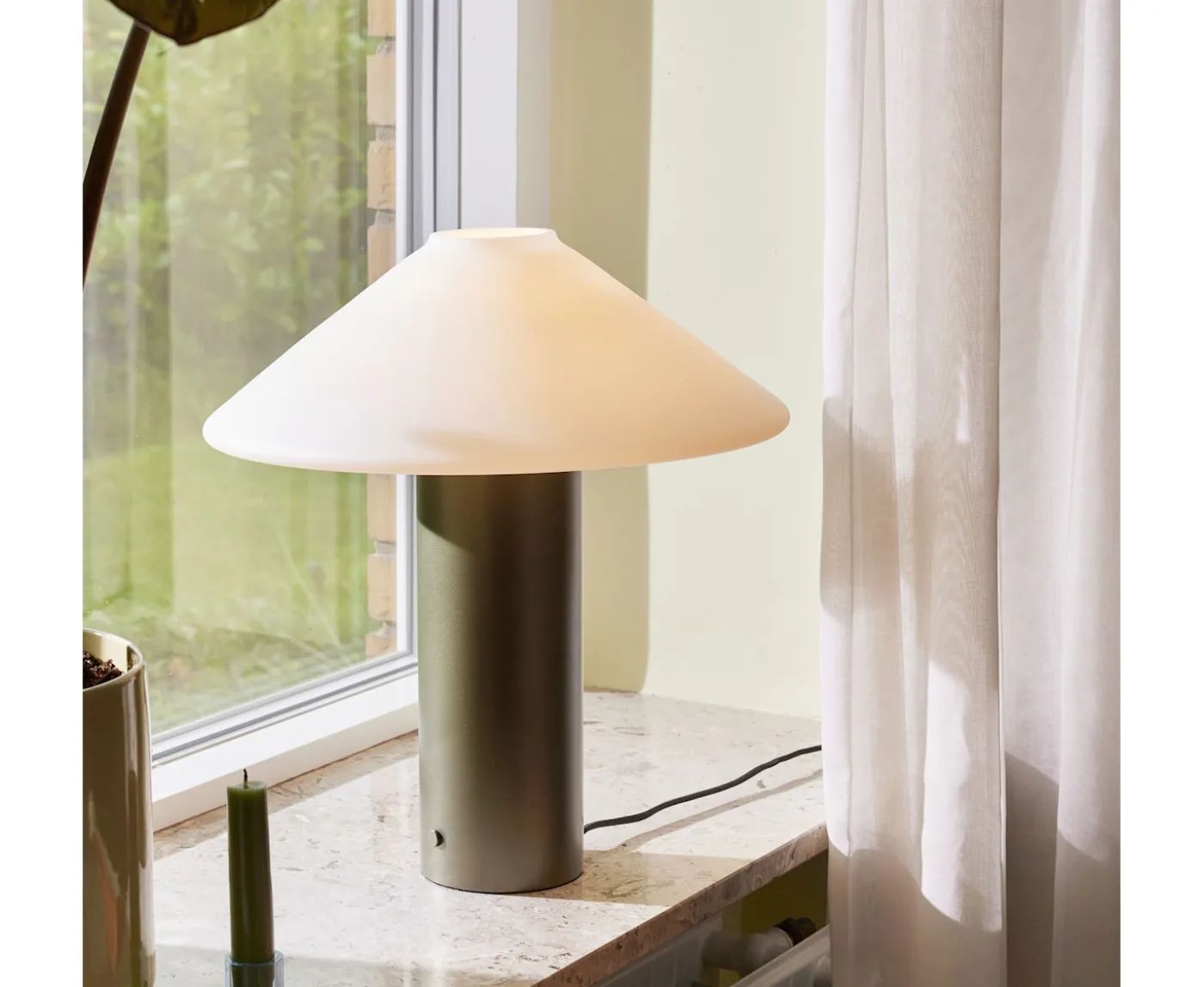 Hübsch Orbit Bordslampa Dark Green 40cm