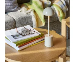 Hübsch Taten Portabel Bordslampa Sand 30cm