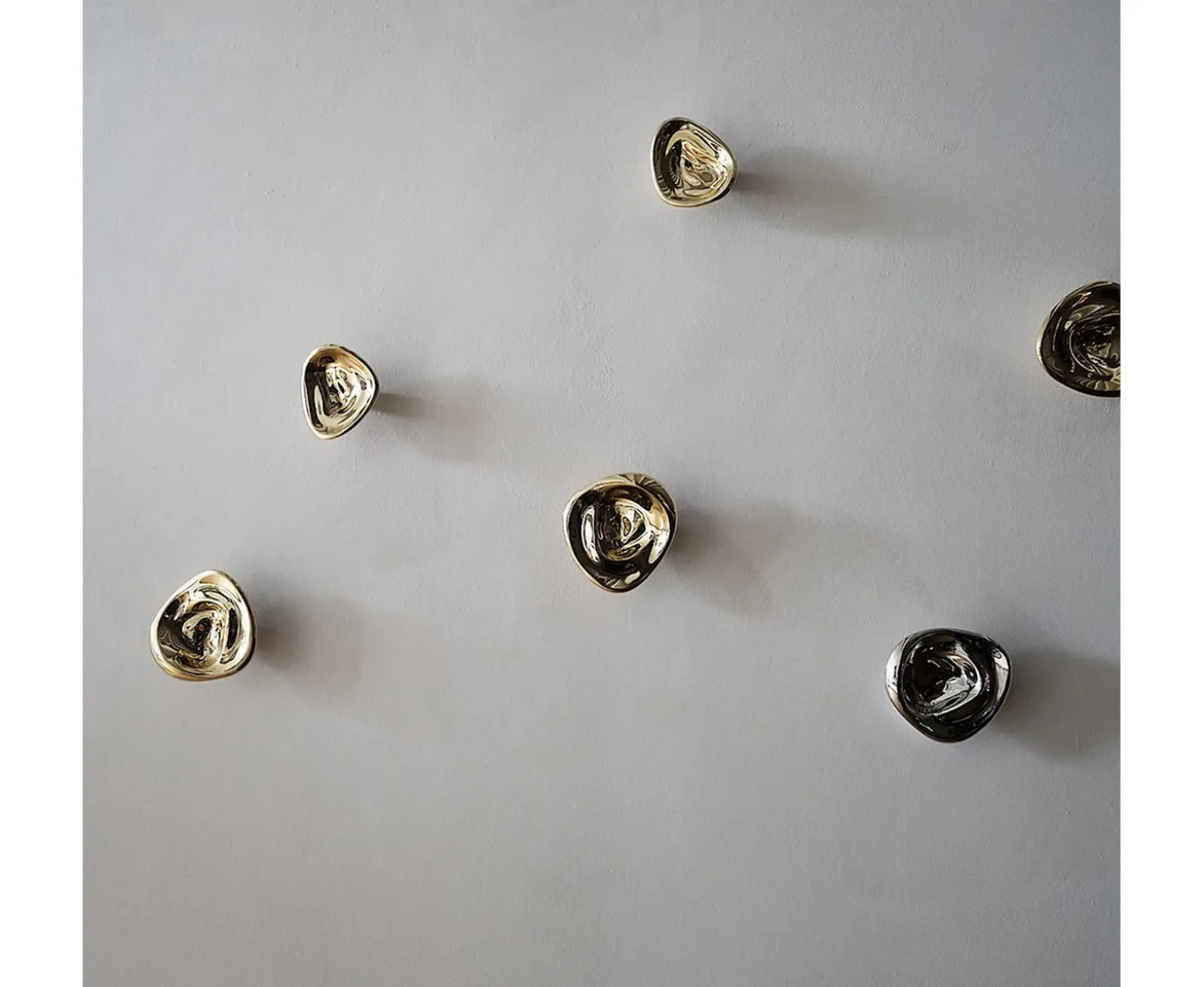 Hein Studio Ripple no. 02 Väggkrok Brass Large