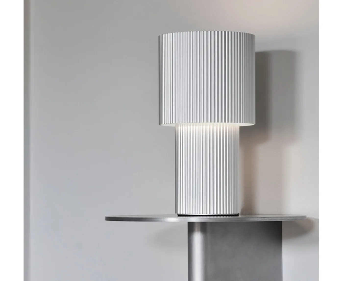 Herstal Iluma Portabel Bordslampa Silver 22cm