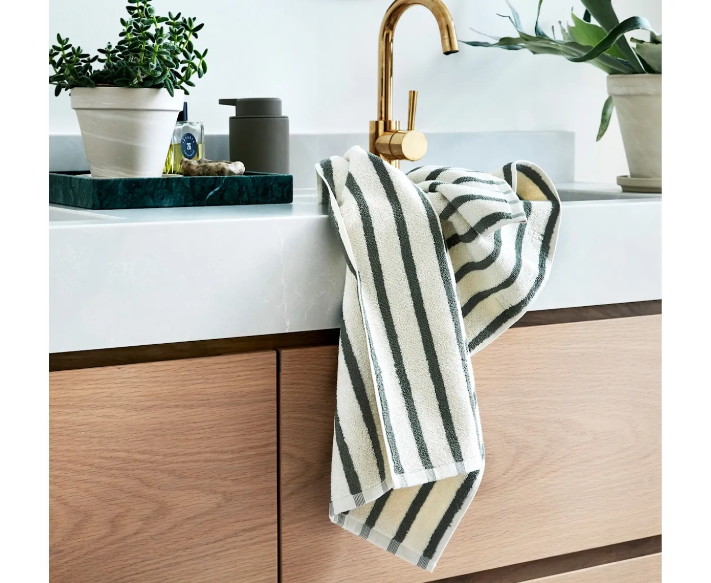 Høie Everyday Stripe Handduk Nordisk Grön 50x90