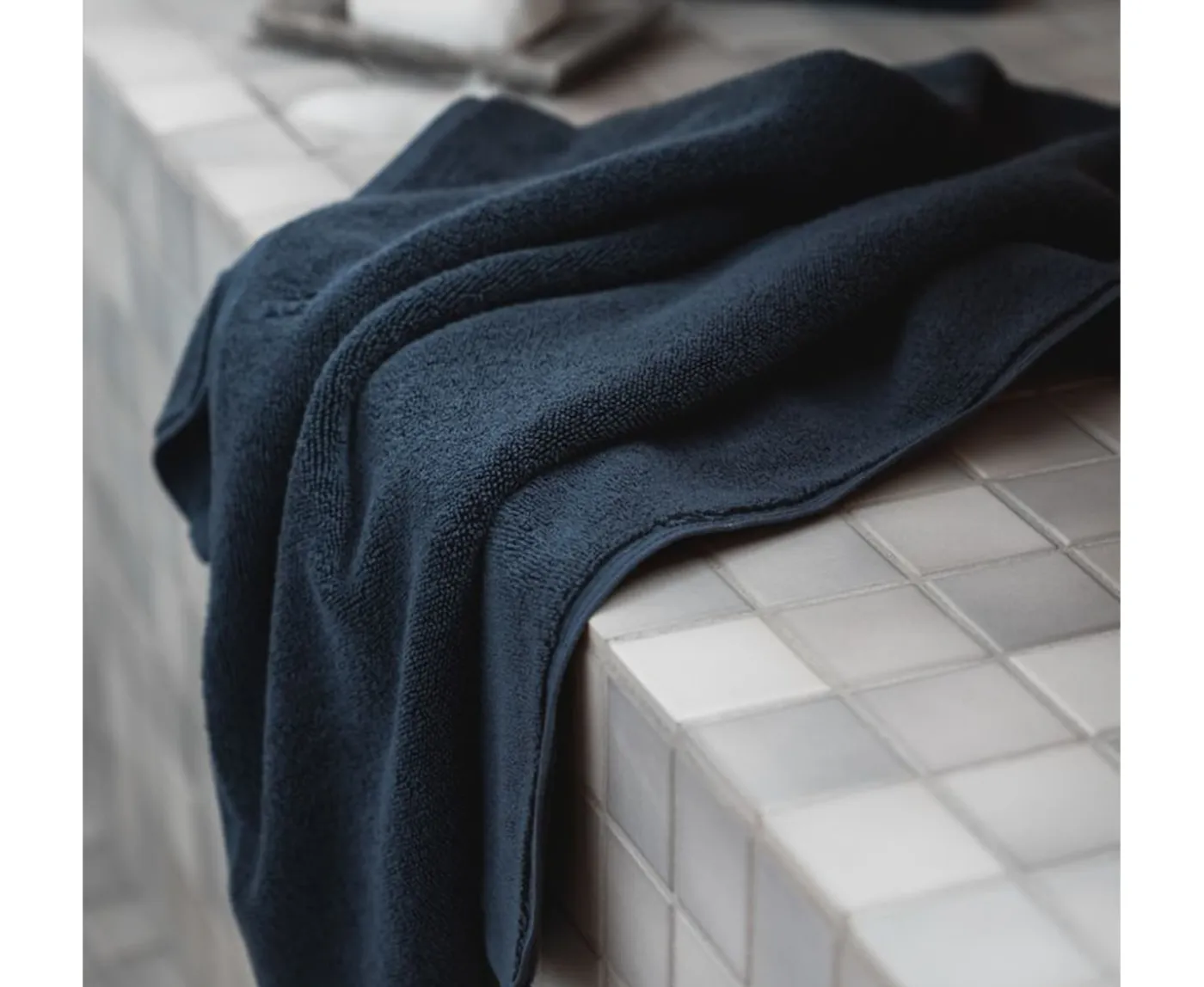 Høie Spa Handduk Mörkblå 100x150