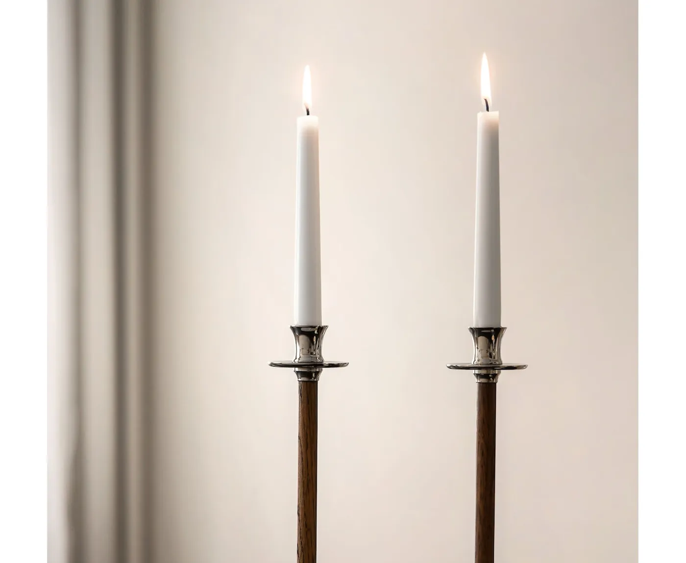 Hilke Collection Alto Basso Ljusstake Silver/Oak 39cm