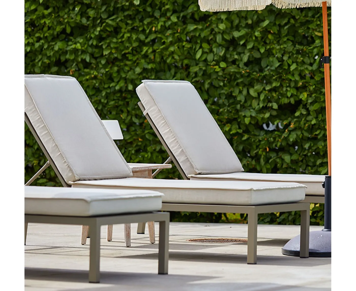 Hillerstorp Jet Set Solsäng Beige 200cm