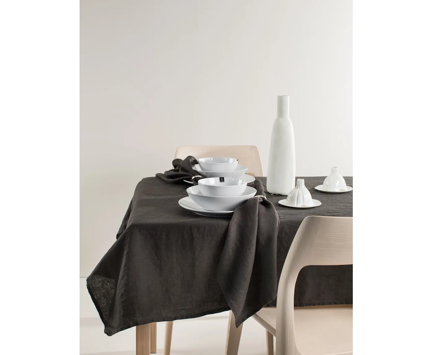 Himla Sunshine Linneduk Charcoal 145x250