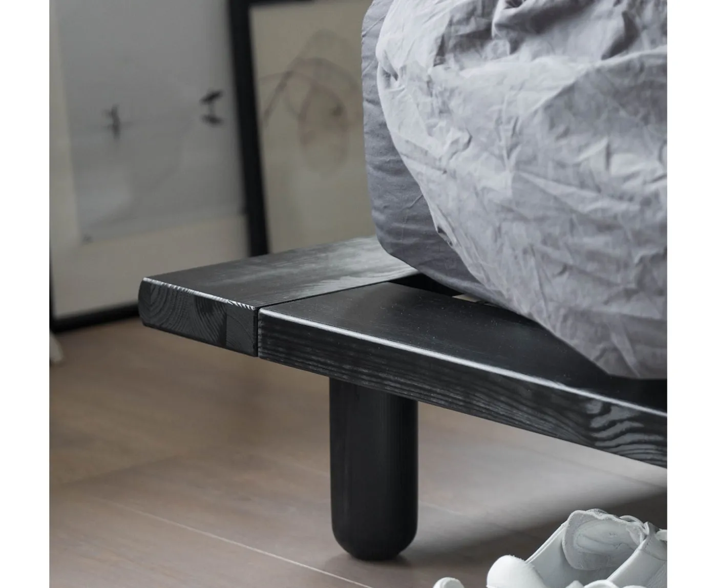 Karup Design Peek Sängram inkl Sänglampa Svart 140cm