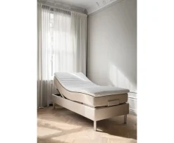Kinnabädden Jupiter II Ställbar Säng Sand 105 Fast Träben Ek 19cm