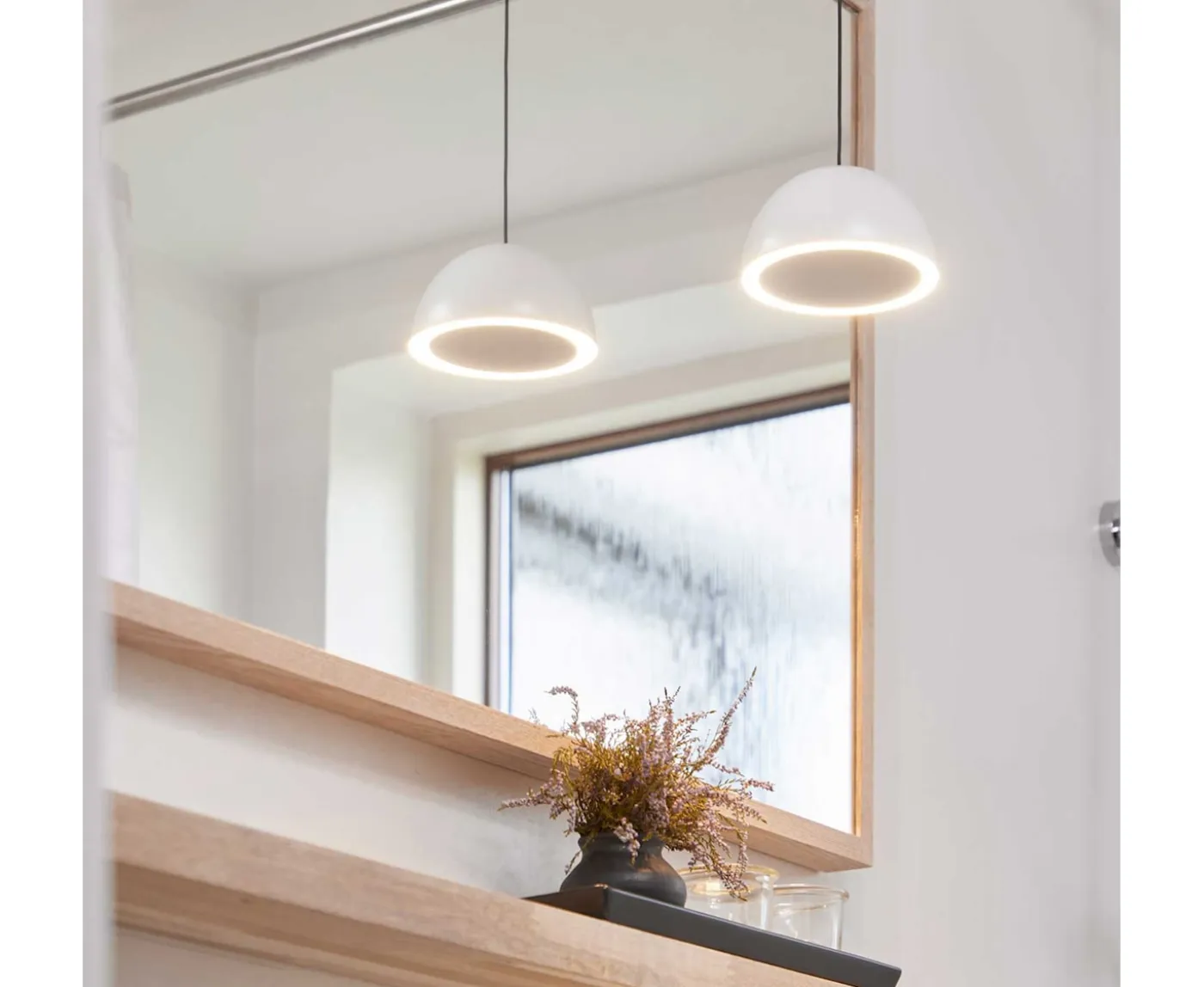 LOOM Design Curve Taklampa White Ø14