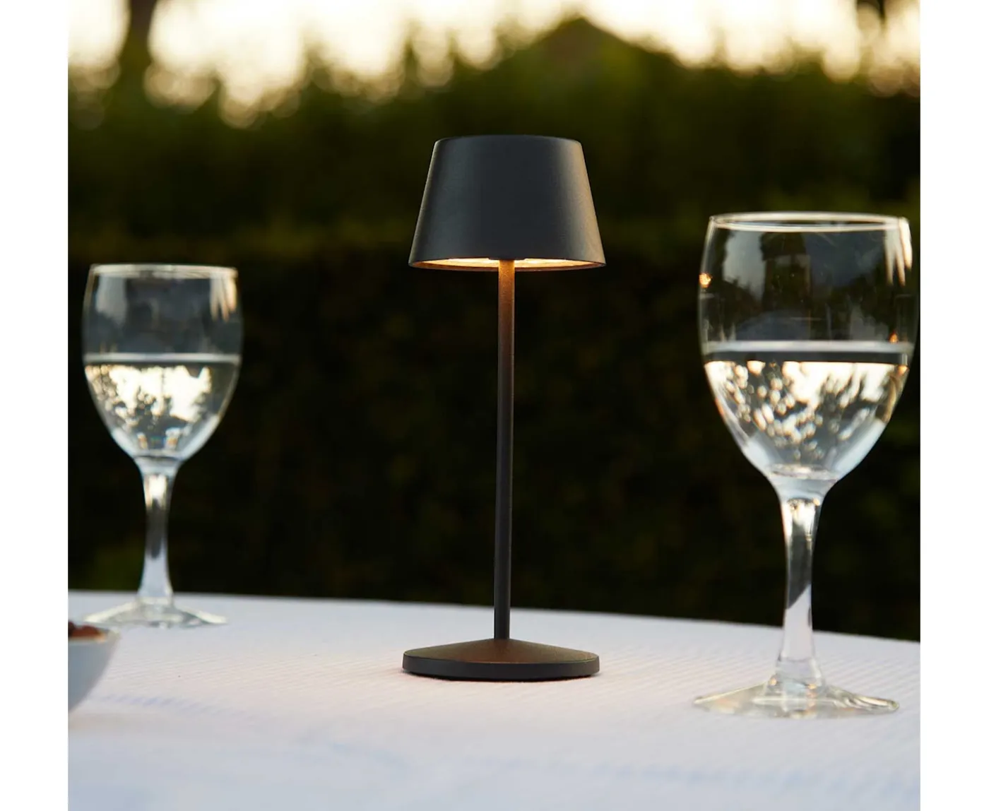 LOOM Design Modi Micro Portabel Bordslampa Black