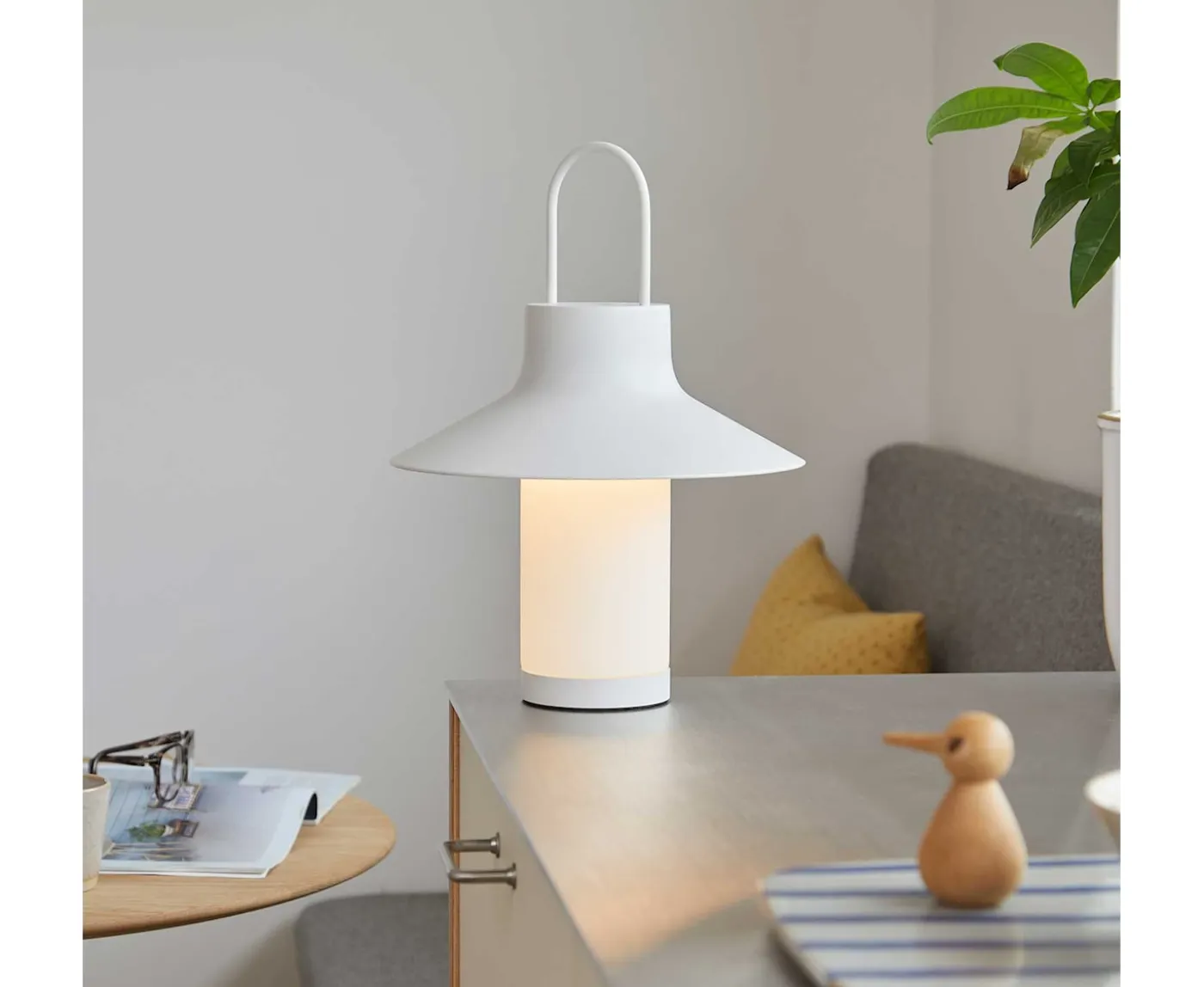 LOOM Design Shadow Portable Bordslampa White Ø25