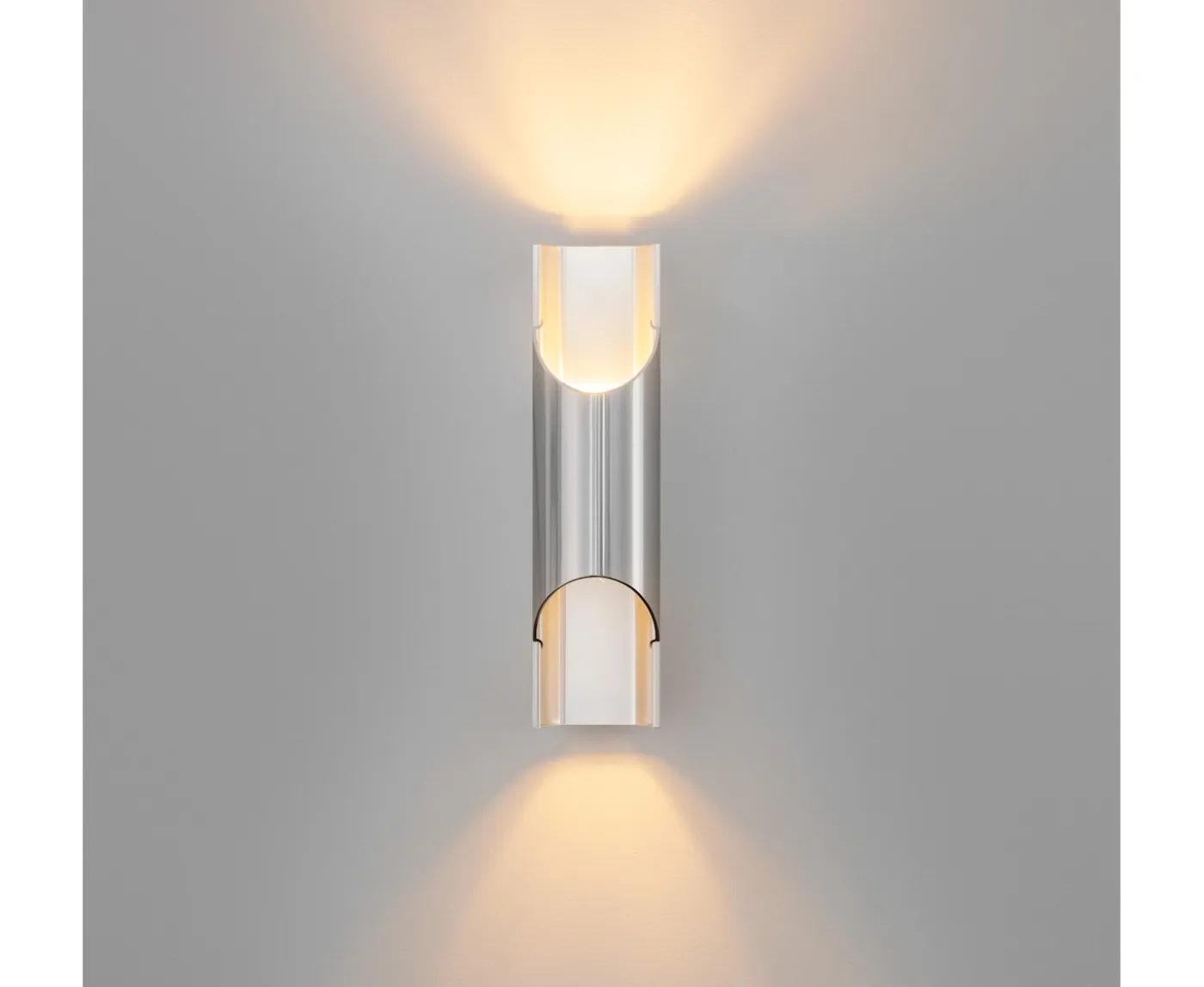 LYFA Pan Vägglampa Aluminium 36cm