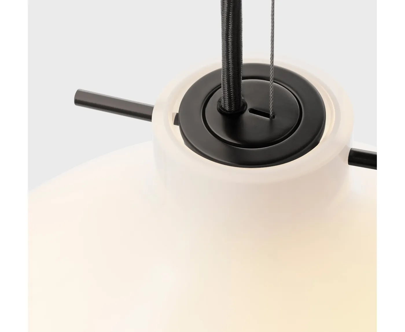 LYFA Repose Taklampa Black 17cm