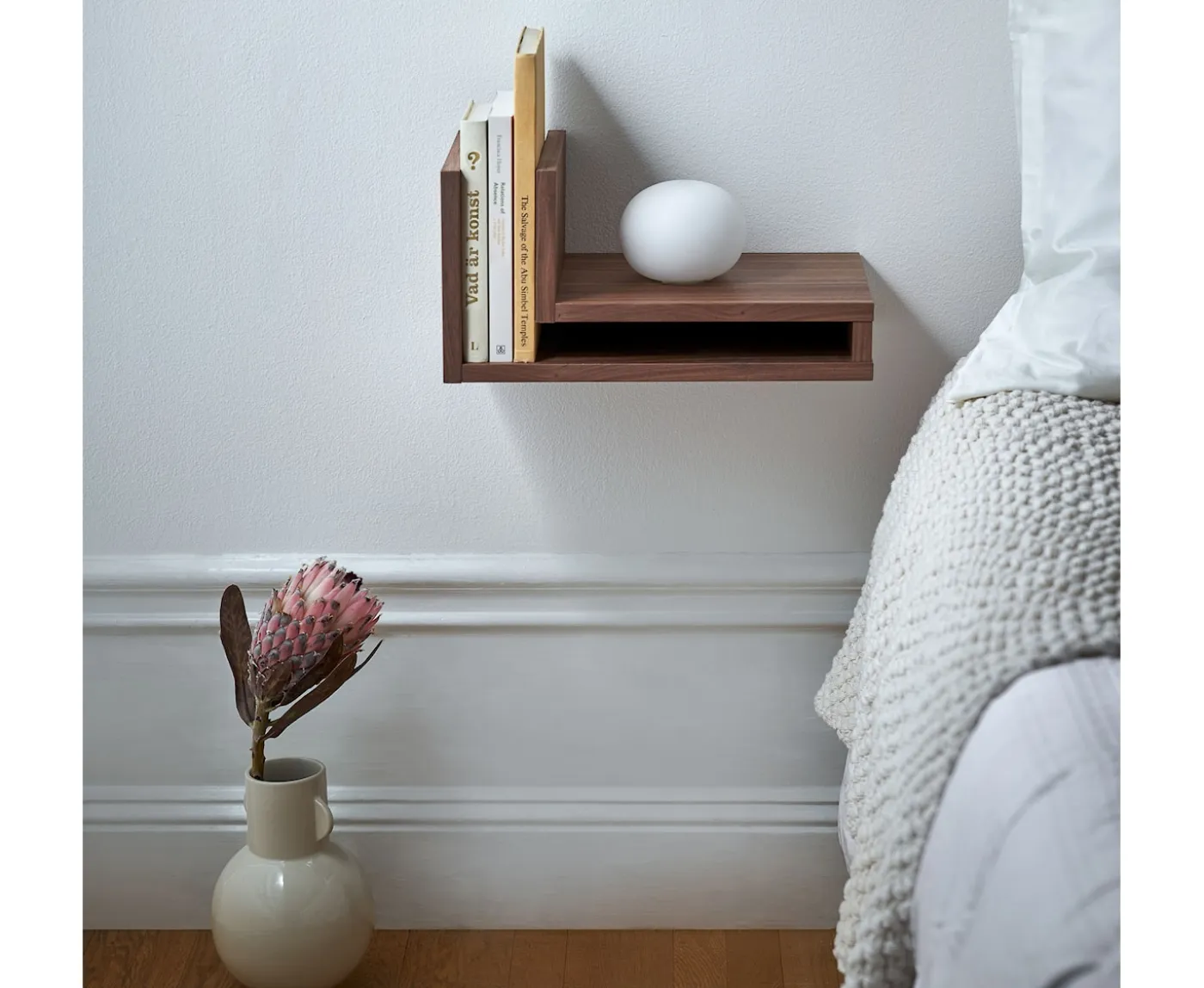 Maze F-Shelf Right Sängbord Walnut