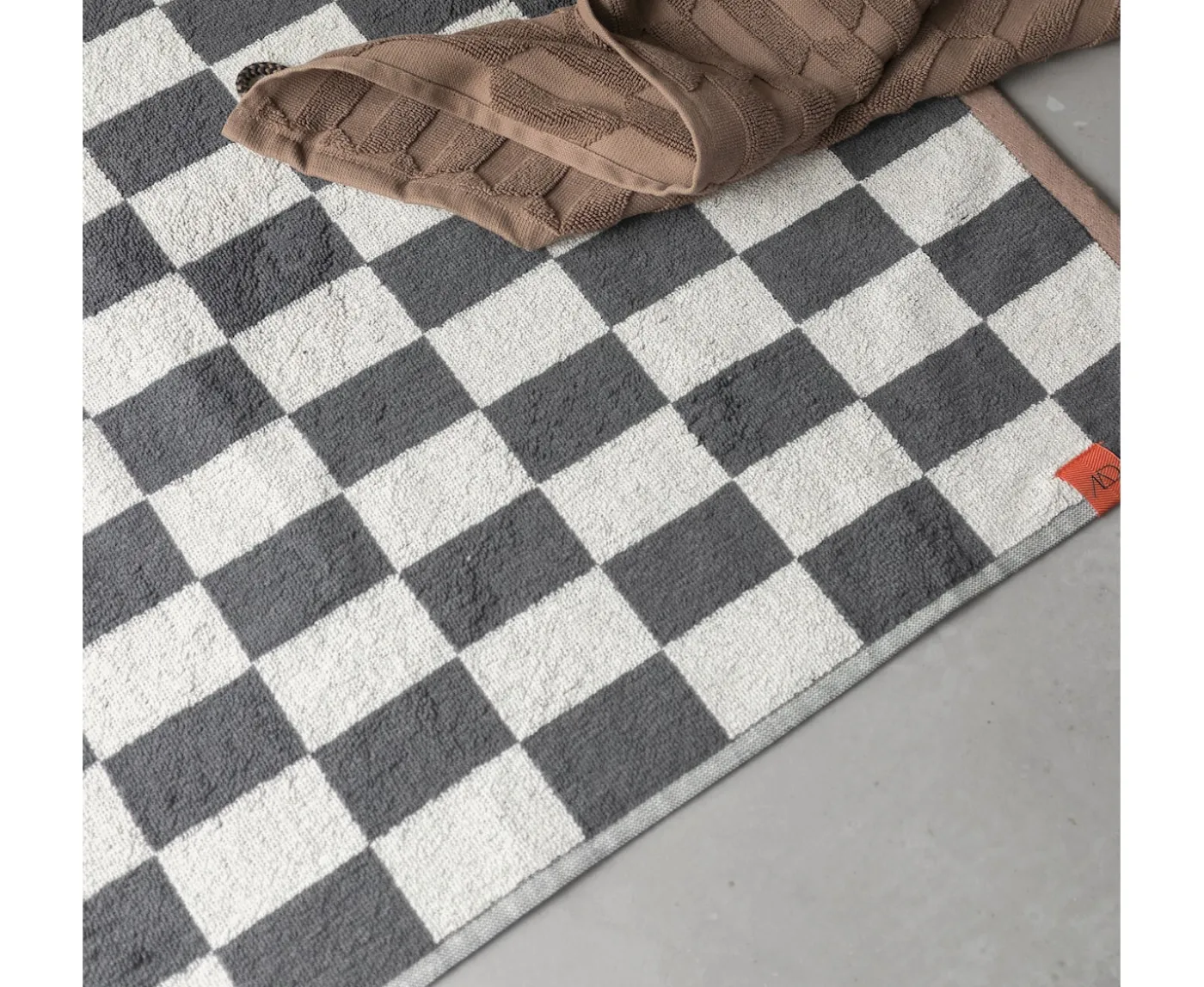 Mette Ditmer Retro Badrumsmatta Dark Grey 50x80